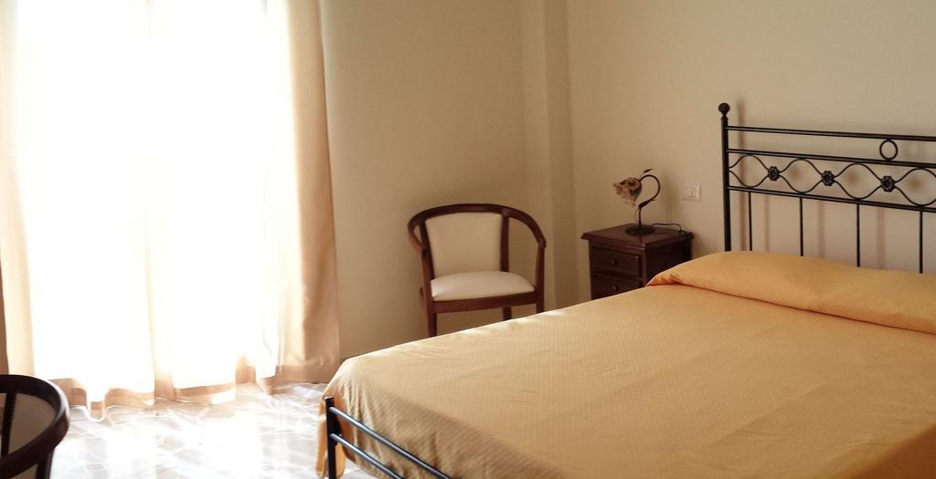 B&B Capo Sant'Alessio SantʼAlessio Siculo Kamer foto